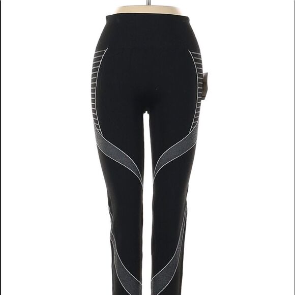 Forever 21 small black leggings yoga workout pants - Picture 1 of 2